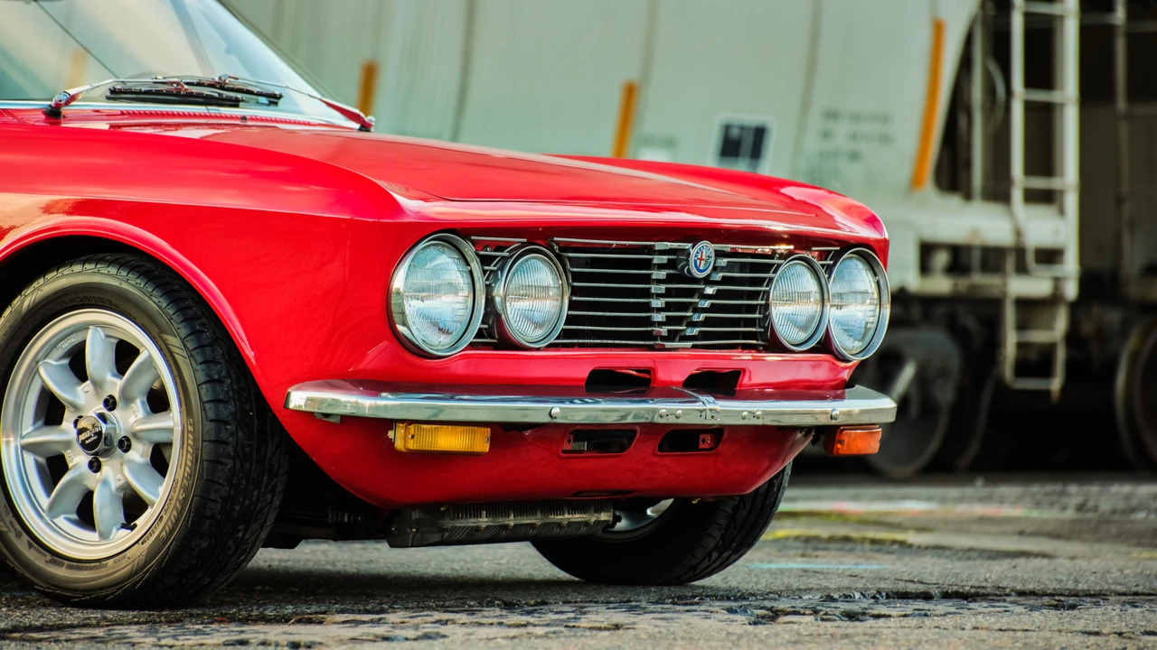 1974 Alfa Romeo 2000 GT Veloce - Image 11 of 31
