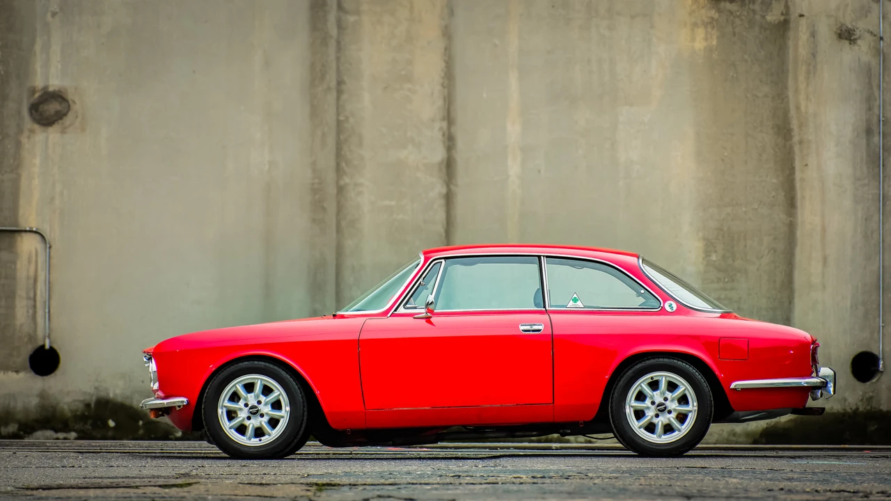 1974 Alfa Romeo 2000 GT Veloce - Image 10 of 31