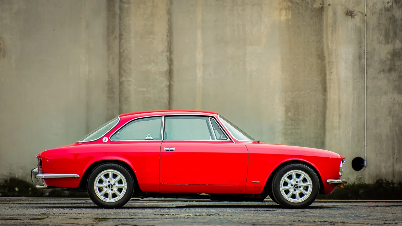 1974 Alfa Romeo 2000 GT Veloce - Image 9 of 31