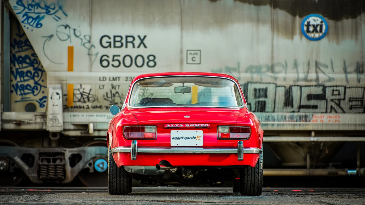 1974 Alfa Romeo 2000 GT Veloce - Image 5 of 31