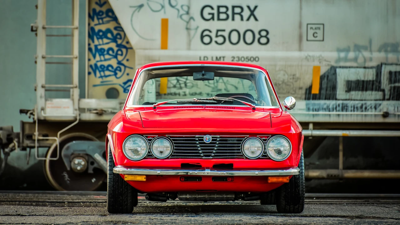 1974 Alfa Romeo 2000 GT Veloce - Image 4 of 31