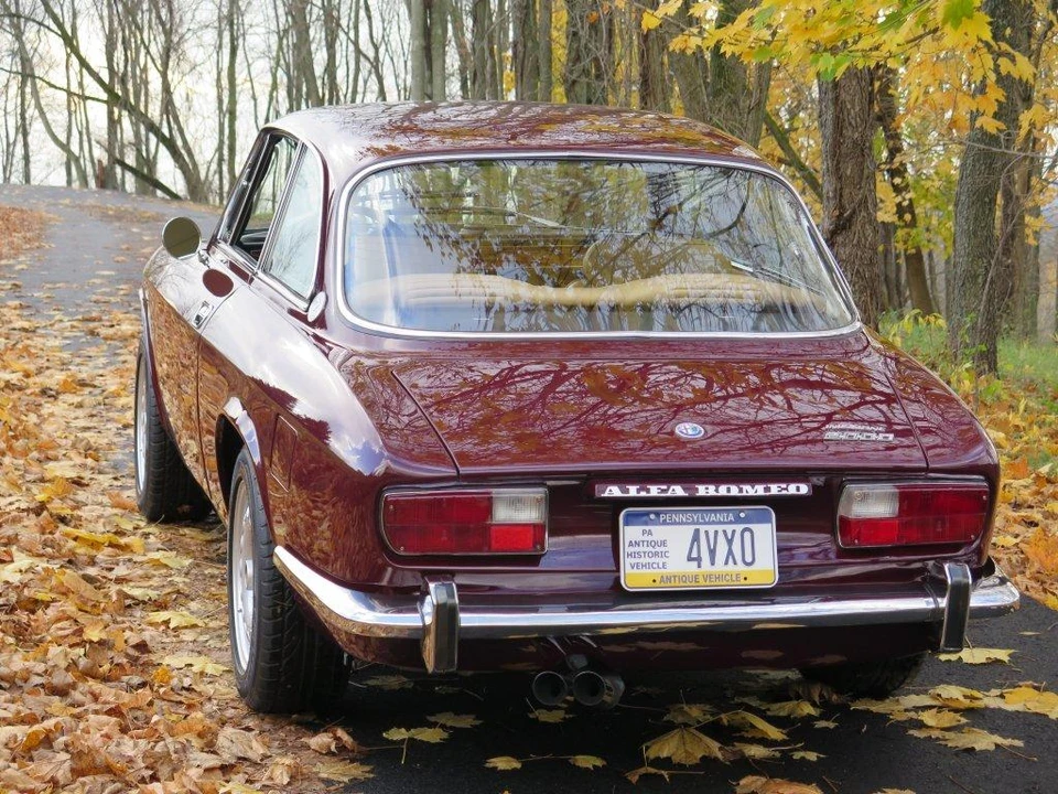 1974 Alfa Romeo 2000 GT Veloce - Image 13 of 31