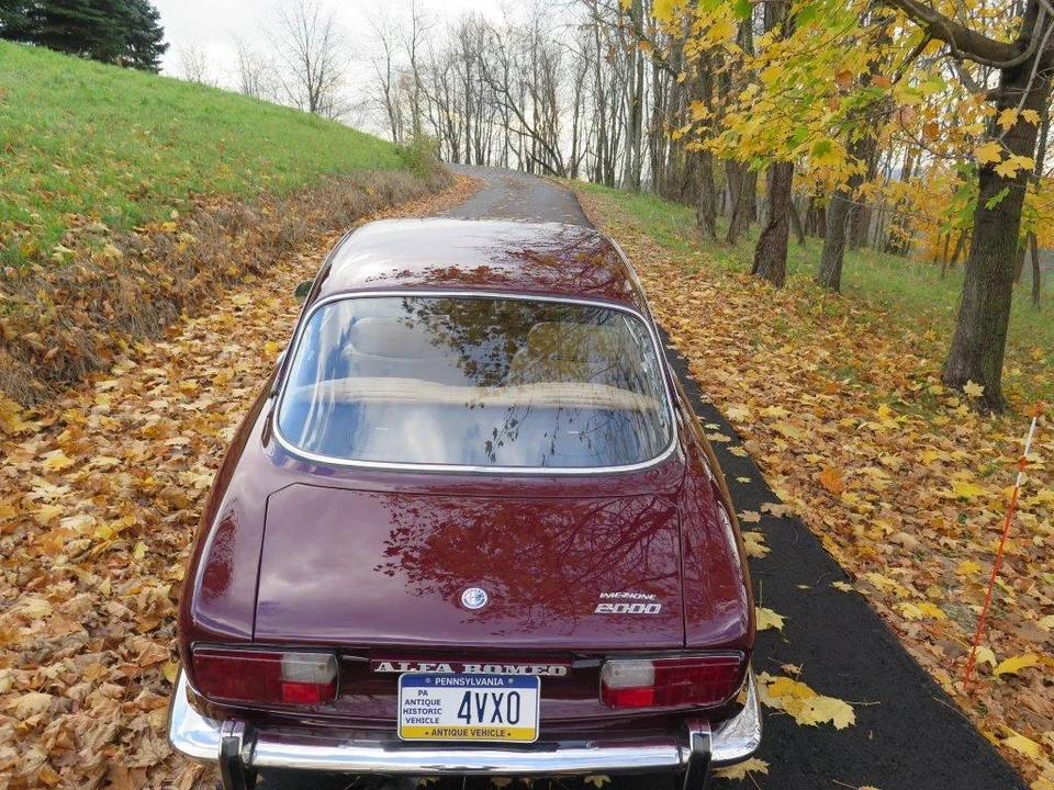 1974 Alfa Romeo 2000 GT Veloce - Image 12 of 31