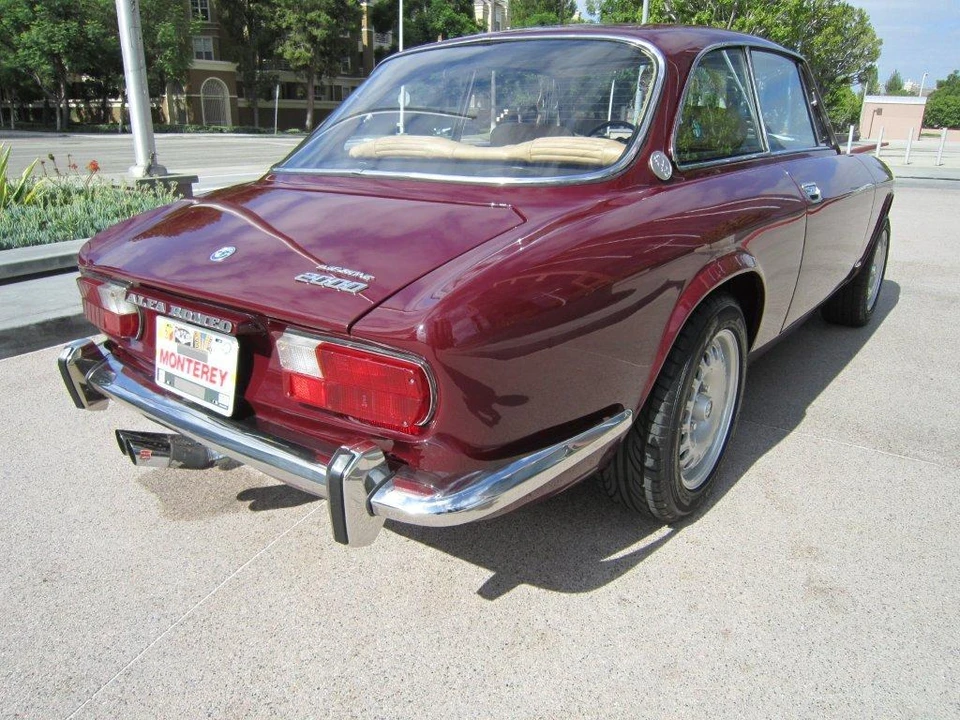 1974 Alfa Romeo 2000 GT Veloce - Image 28 of 31