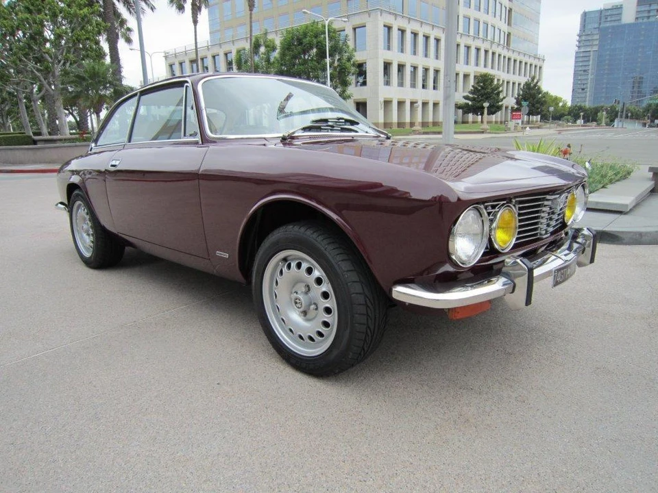 1974 Alfa Romeo 2000 GT Veloce - Image 16 of 31