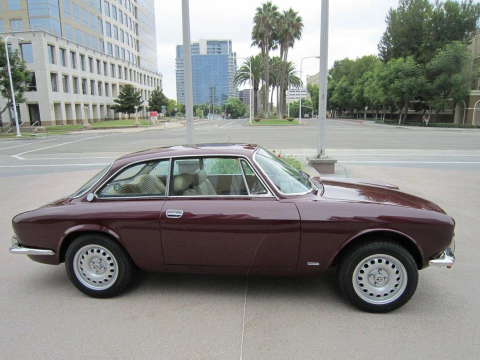 1974 Alfa Romeo 2000 GT Veloce - Image 20 of 31