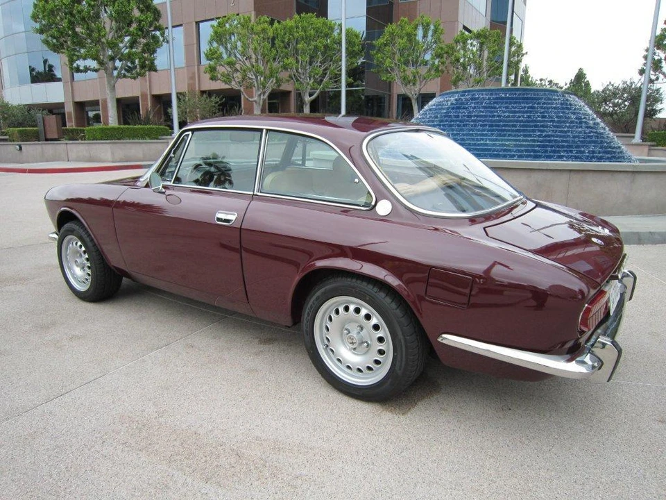 1974 Alfa Romeo 2000 GT Veloce - Image 19 of 31