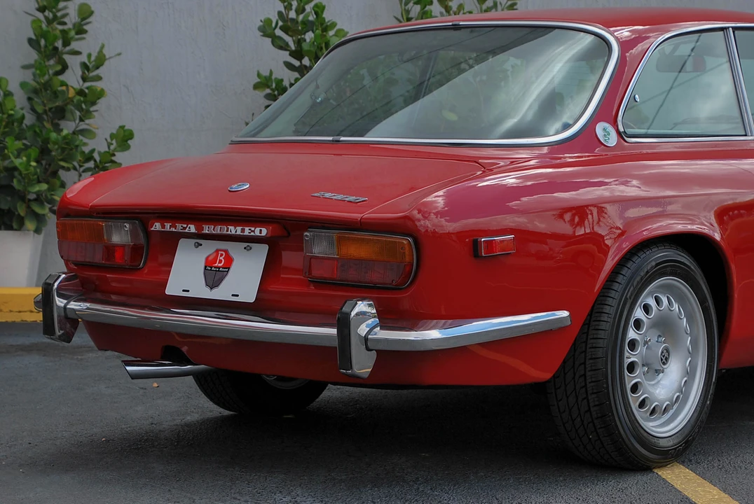 1974 Alfa Romeo 2000 GT Veloce - Image 26 of 31