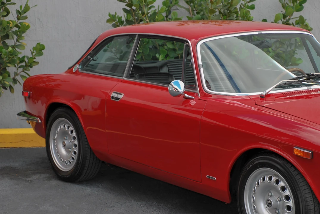 1974 Alfa Romeo 2000 GT Veloce - Image 4 of 31