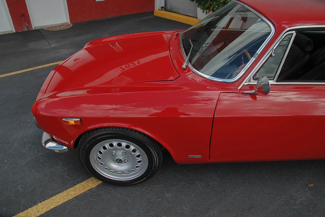 1974 Alfa Romeo 2000 GT Veloce - Image 8 of 31