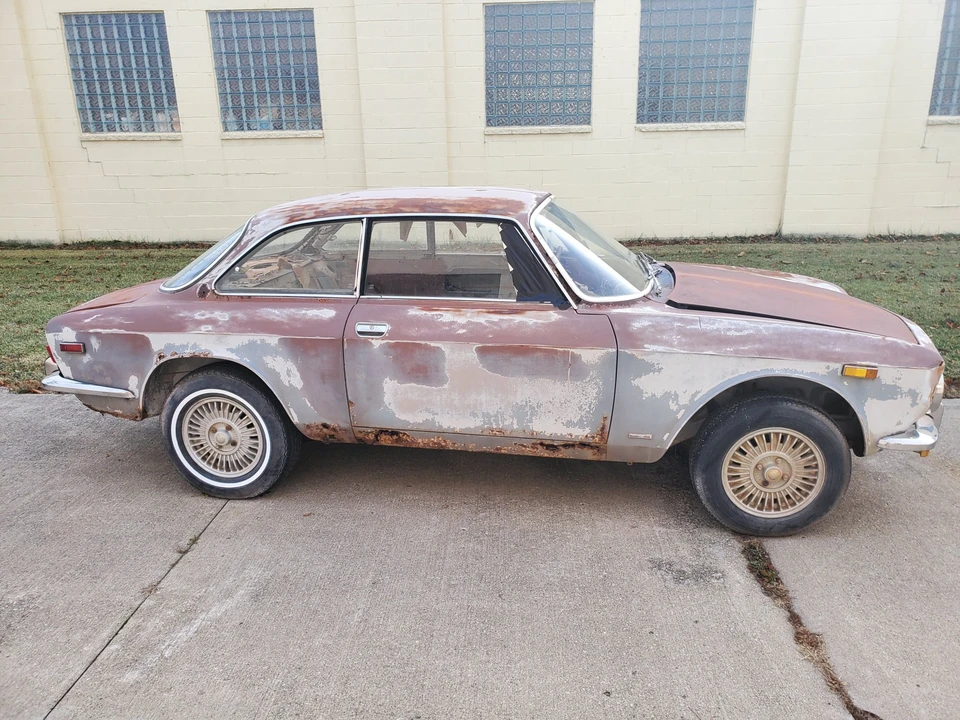 1974 Alfa Romeo 2000 GT Veloce - Image 2 of 31