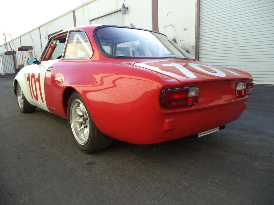 1974 Alfa Romeo 2000 GT Veloce - Image 3 of 31