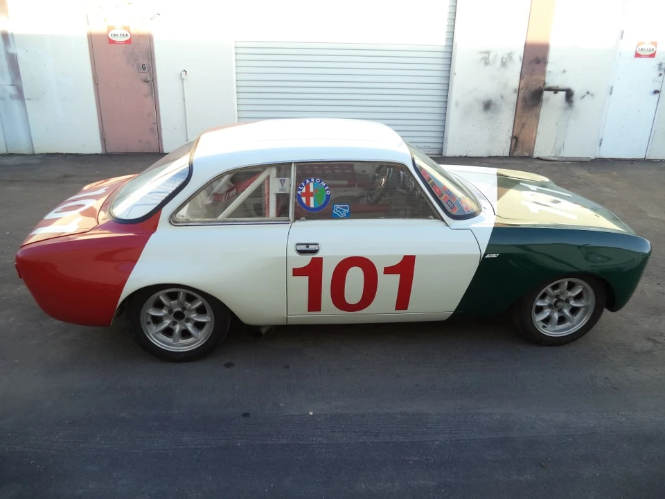 1974 Alfa Romeo 2000 GT Veloce - Image 6 of 31