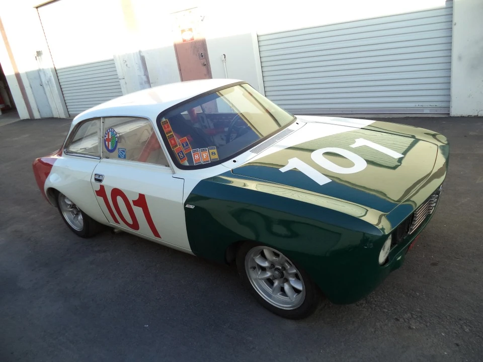 1974 Alfa Romeo 2000 GT Veloce - Image 7 of 31