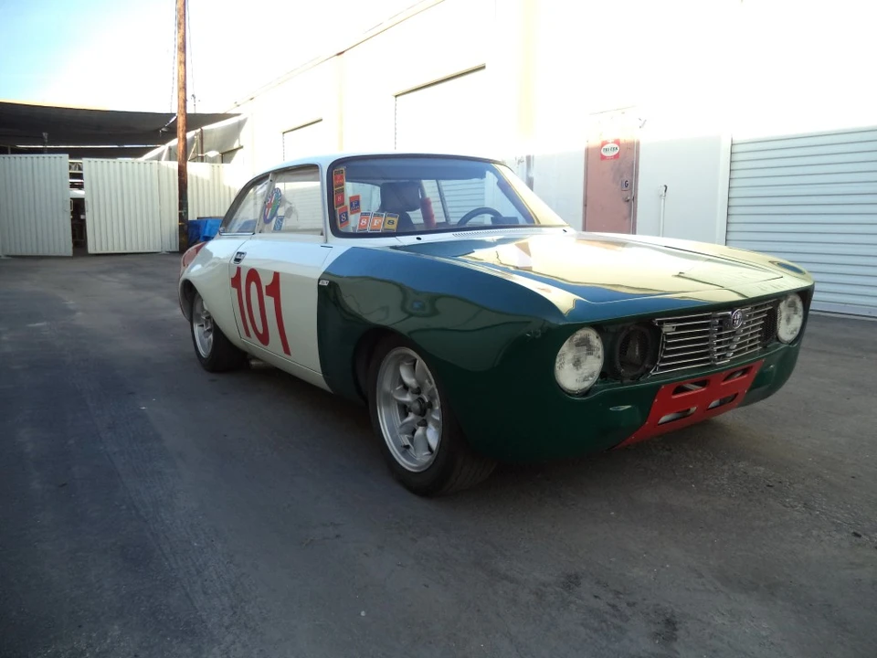 1974 Alfa Romeo 2000 GT Veloce - Image 9 of 31