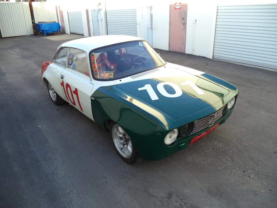 1974 Alfa Romeo 2000 GT Veloce - Image 10 of 31