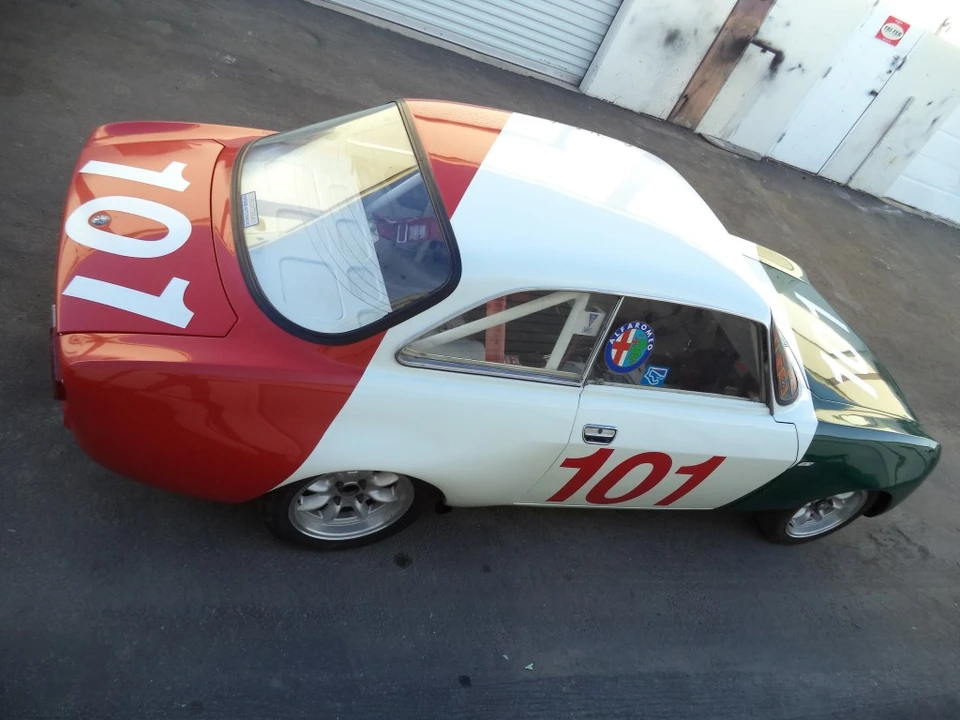 1974 Alfa Romeo 2000 GT Veloce - Image 15 of 31
