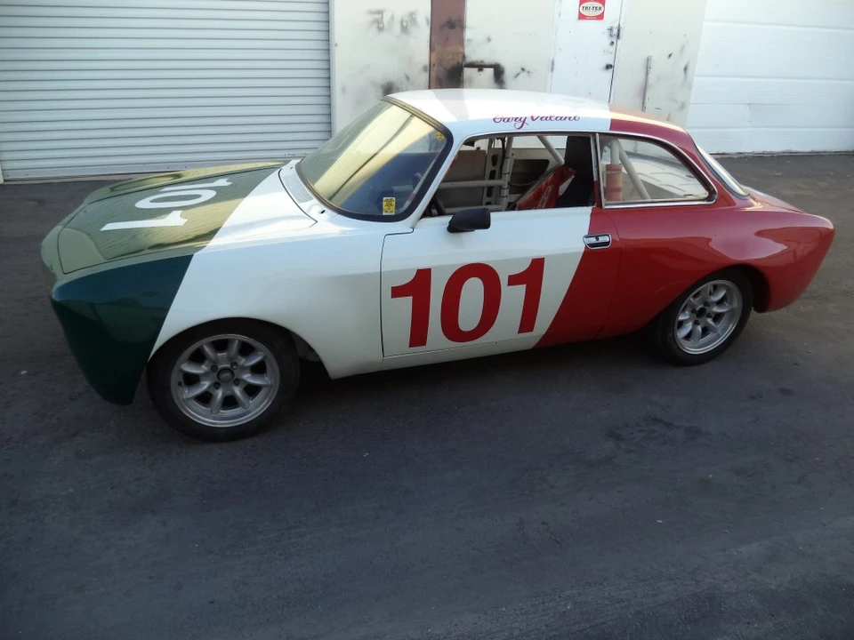 1974 Alfa Romeo 2000 GT Veloce - Image 17 of 31