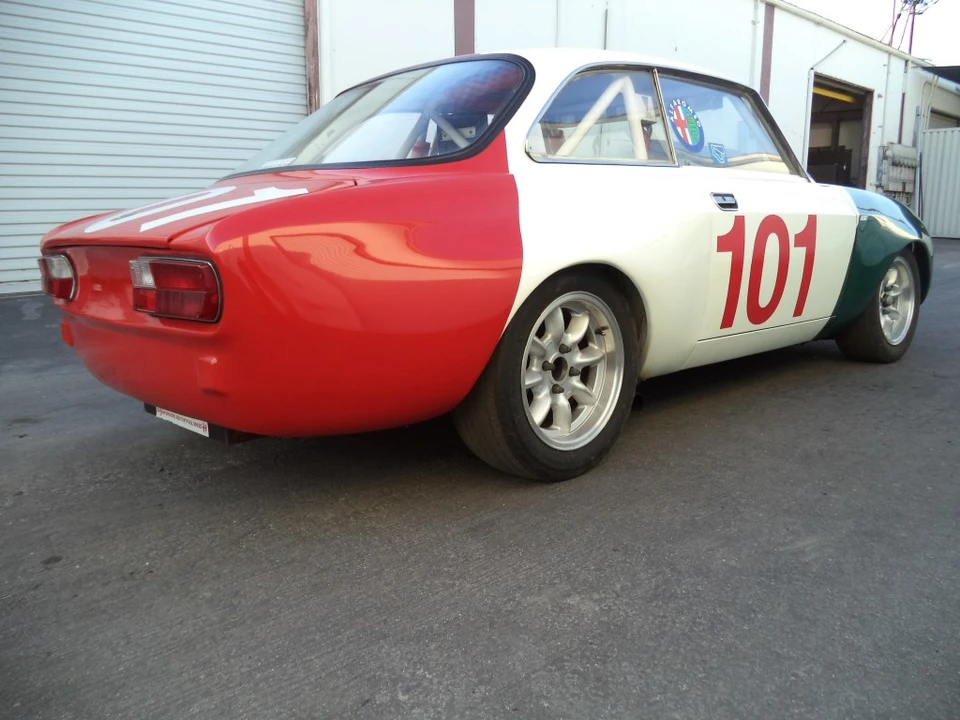 1974 Alfa Romeo 2000 GT Veloce - Image 19 of 31