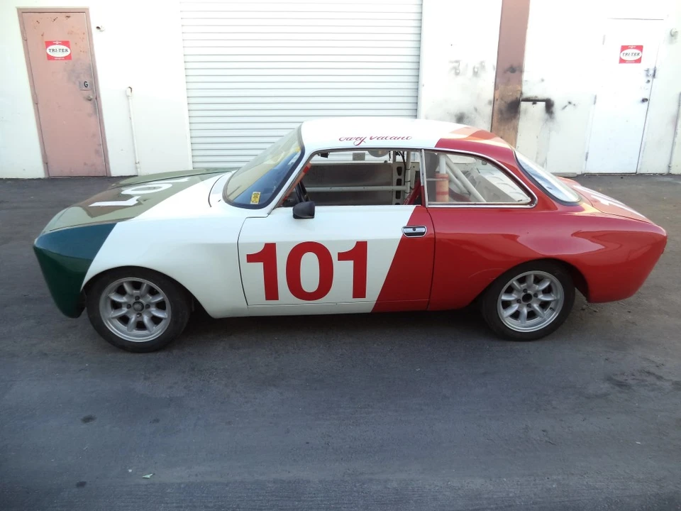 1974 Alfa Romeo 2000 GT Veloce - Image 23 of 31