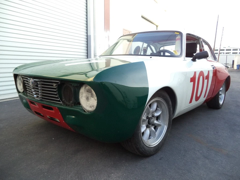 1974 Alfa Romeo 2000 GT Veloce - Image 25 of 31