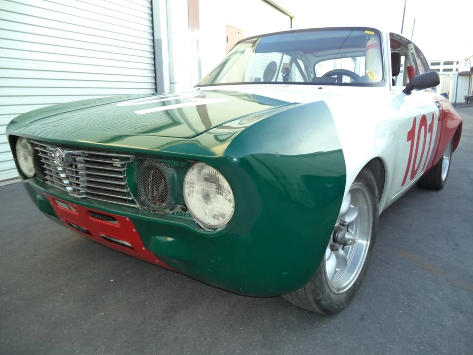 1974 Alfa Romeo 2000 GT Veloce - Image 28 of 31
