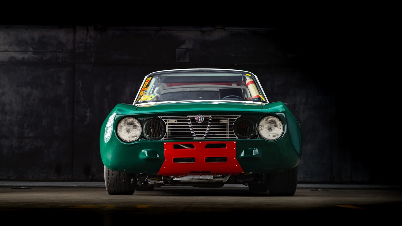 1974 Alfa Romeo 2000 GT Veloce - Image 3 of 31