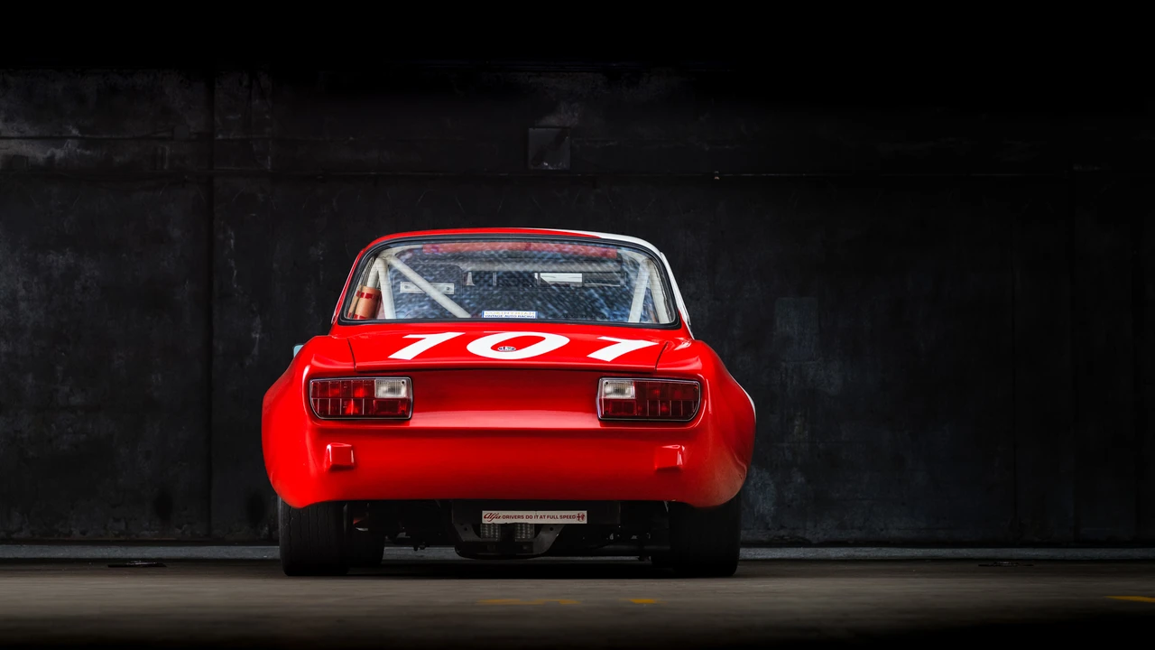 1974 Alfa Romeo 2000 GT Veloce - Image 4 of 31
