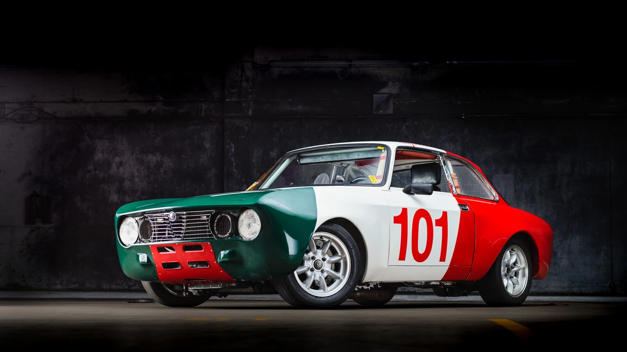 1974 Alfa Romeo 2000 GT Veloce - Image 2 of 31