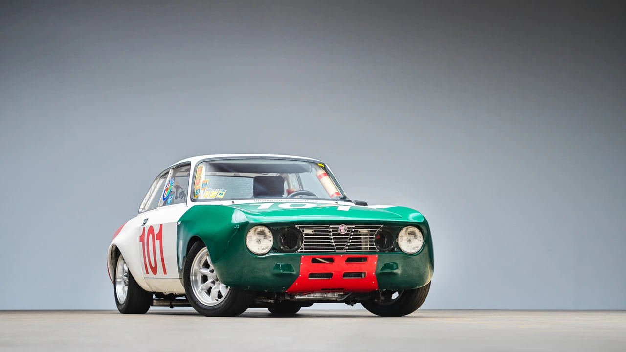1974 Alfa Romeo 2000 GT Veloce - Image 10 of 31