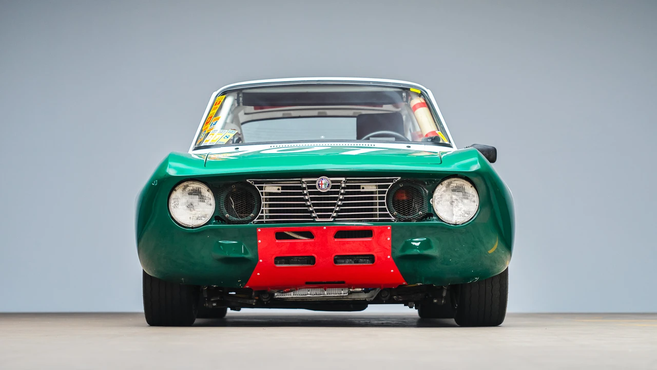 1974 Alfa Romeo 2000 GT Veloce - Image 11 of 31
