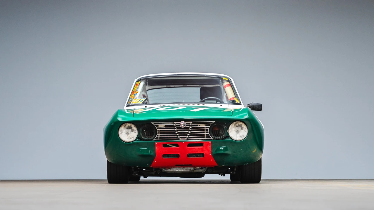 1974 Alfa Romeo 2000 GT Veloce - Image 14 of 31
