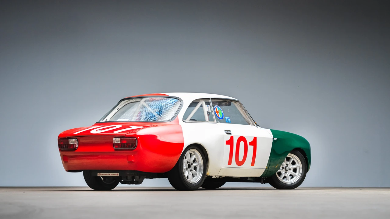 1974 Alfa Romeo 2000 GT Veloce - Image 16 of 31