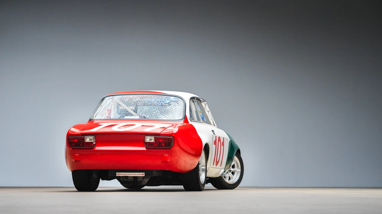 1974 Alfa Romeo 2000 GT Veloce - Image 17 of 31