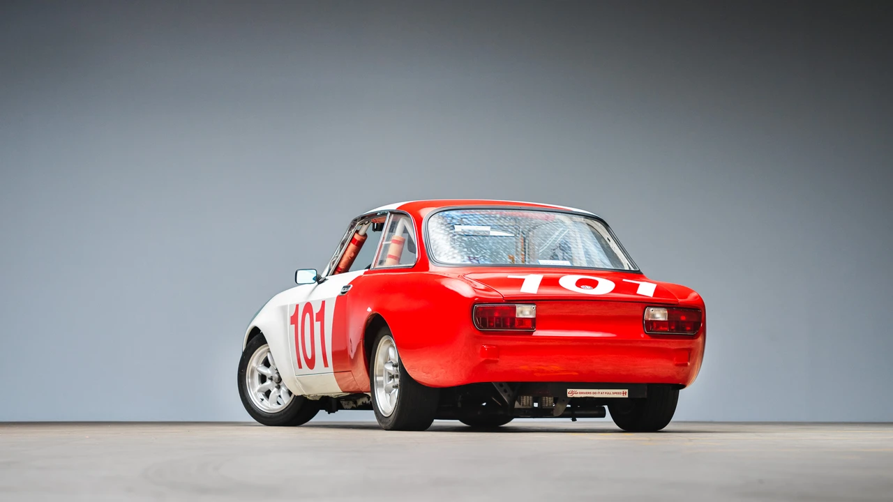 1974 Alfa Romeo 2000 GT Veloce - Image 18 of 31