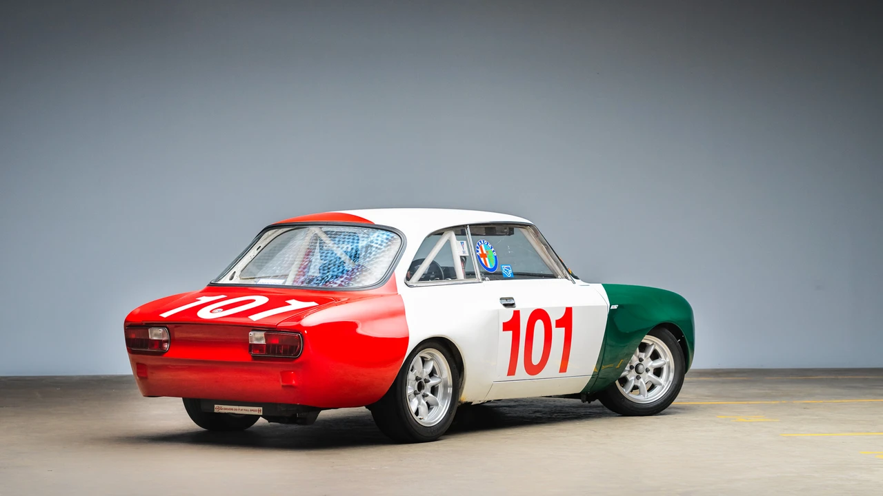 1974 Alfa Romeo 2000 GT Veloce - Image 20 of 31