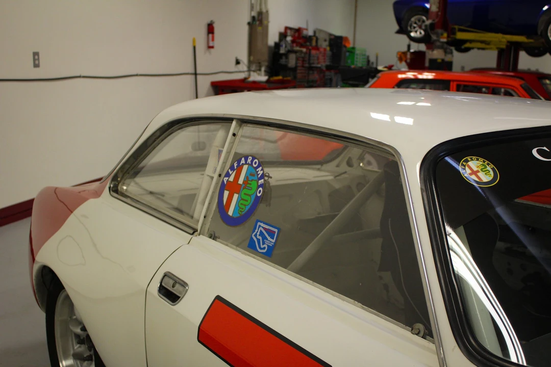 1974 Alfa Romeo 2000 GT Veloce - Image 23 of 31