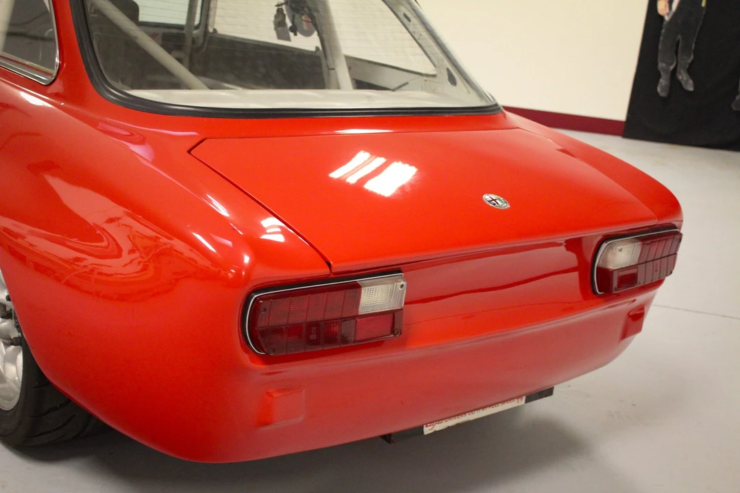 1974 Alfa Romeo 2000 GT Veloce - Image 17 of 31
