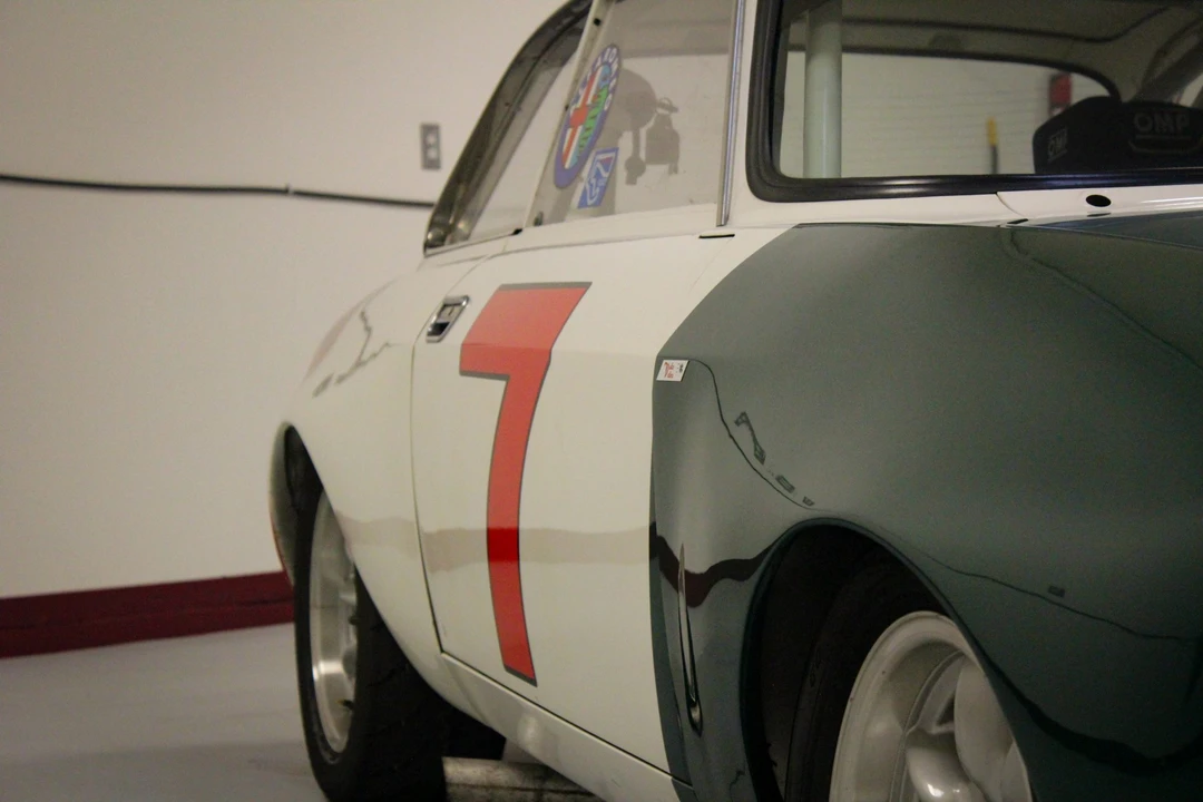 1974 Alfa Romeo 2000 GT Veloce - Image 24 of 31