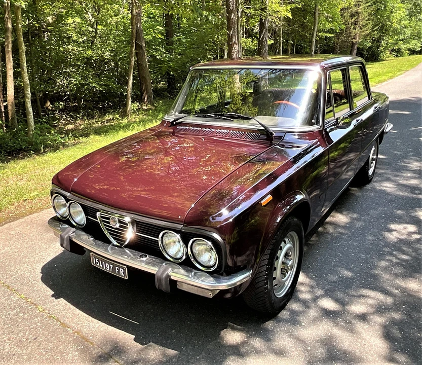 1974 Alfa Romeo 1.3 GT Junior - Image 2 of 31