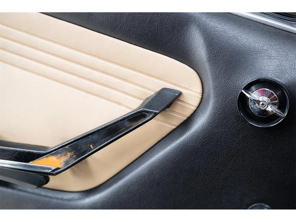 1974 Alfa Romeo Montreal - Image 12 of 31