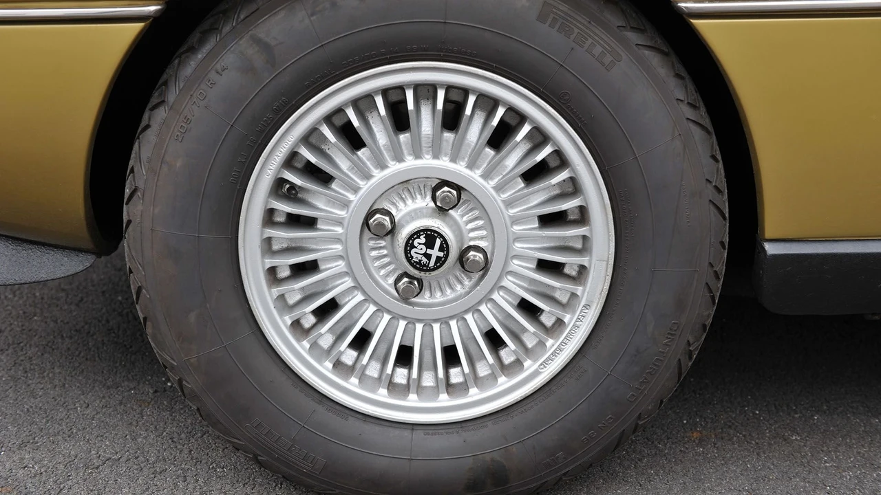 1974 Alfa Romeo Montreal - Image 31 of 31