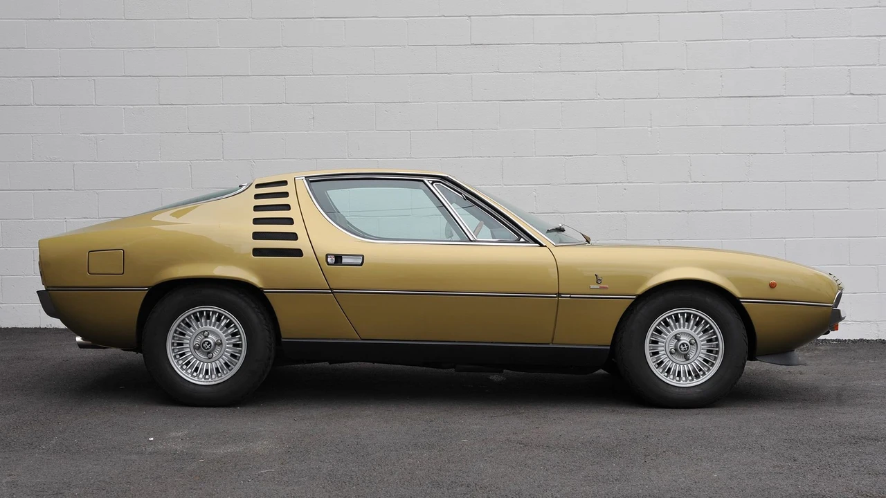 1974 Alfa Romeo Montreal - Image 3 of 31