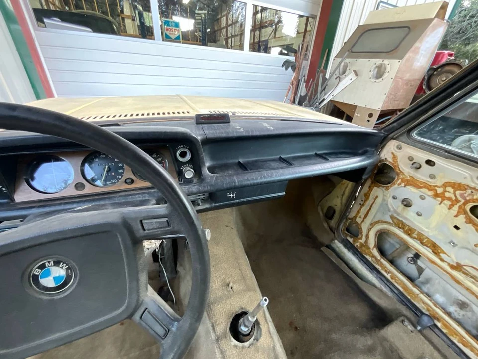 1974 BMW 2002 - Image 18 of 19