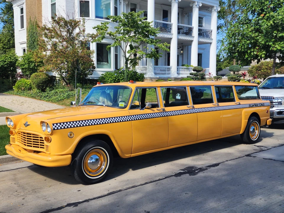 1974 Checker - Image 10 of 31