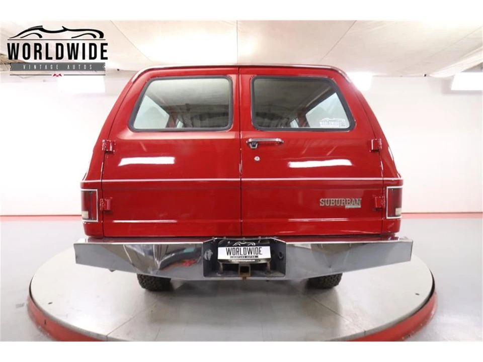 1974 Chevrolet Suburban 7th Gen - Image 17 of 31
