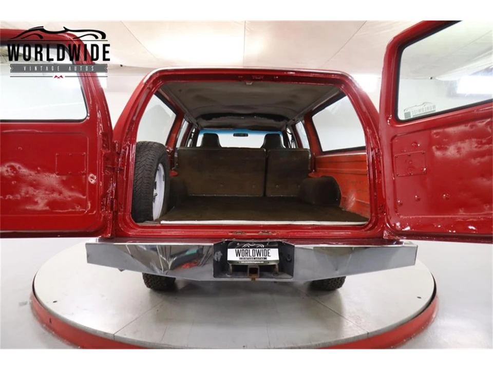 1974 Chevrolet Suburban 7th Gen - Image 19 of 31