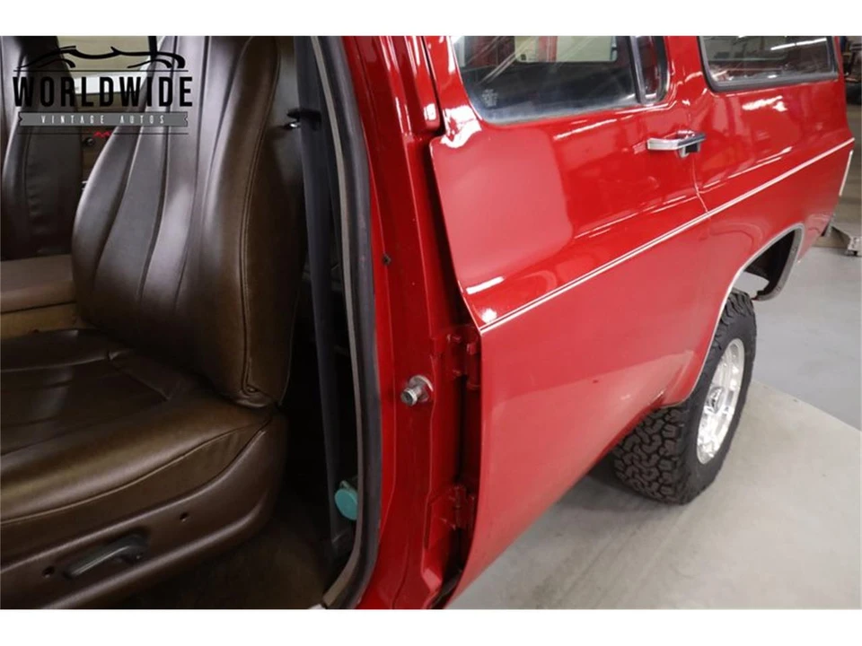 1974 Chevrolet Suburban 7th Gen - Image 24 of 31