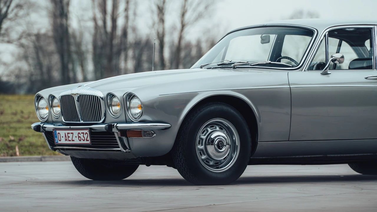 1974 Daimler - Image 17 of 31