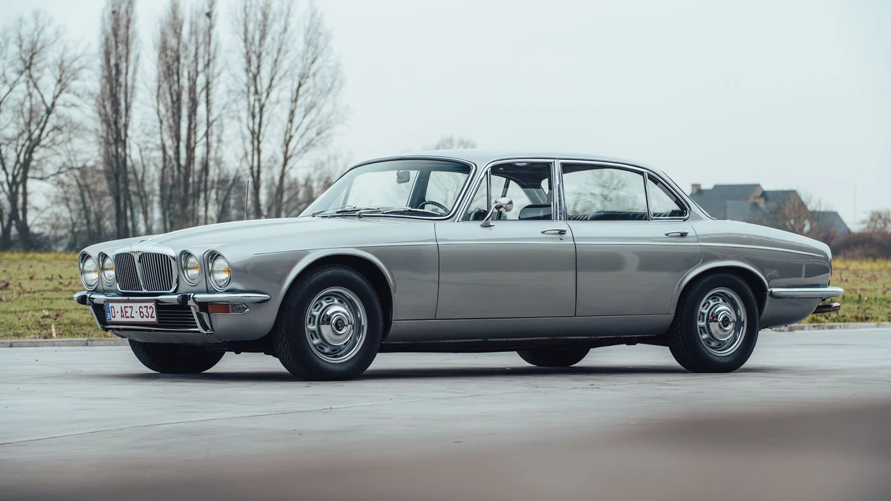 1974 Daimler - Image 18 of 31